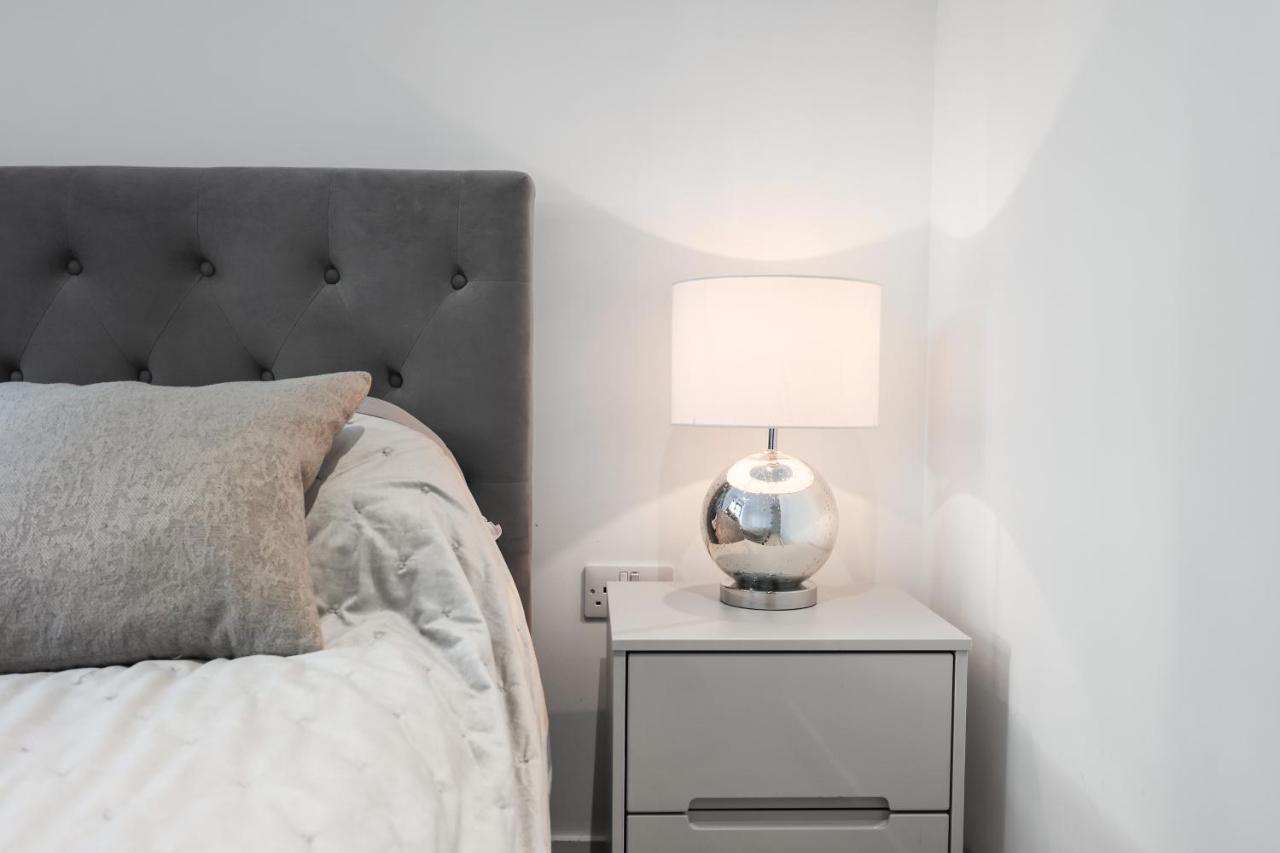Cave Apartments Лондон Екстериор снимка