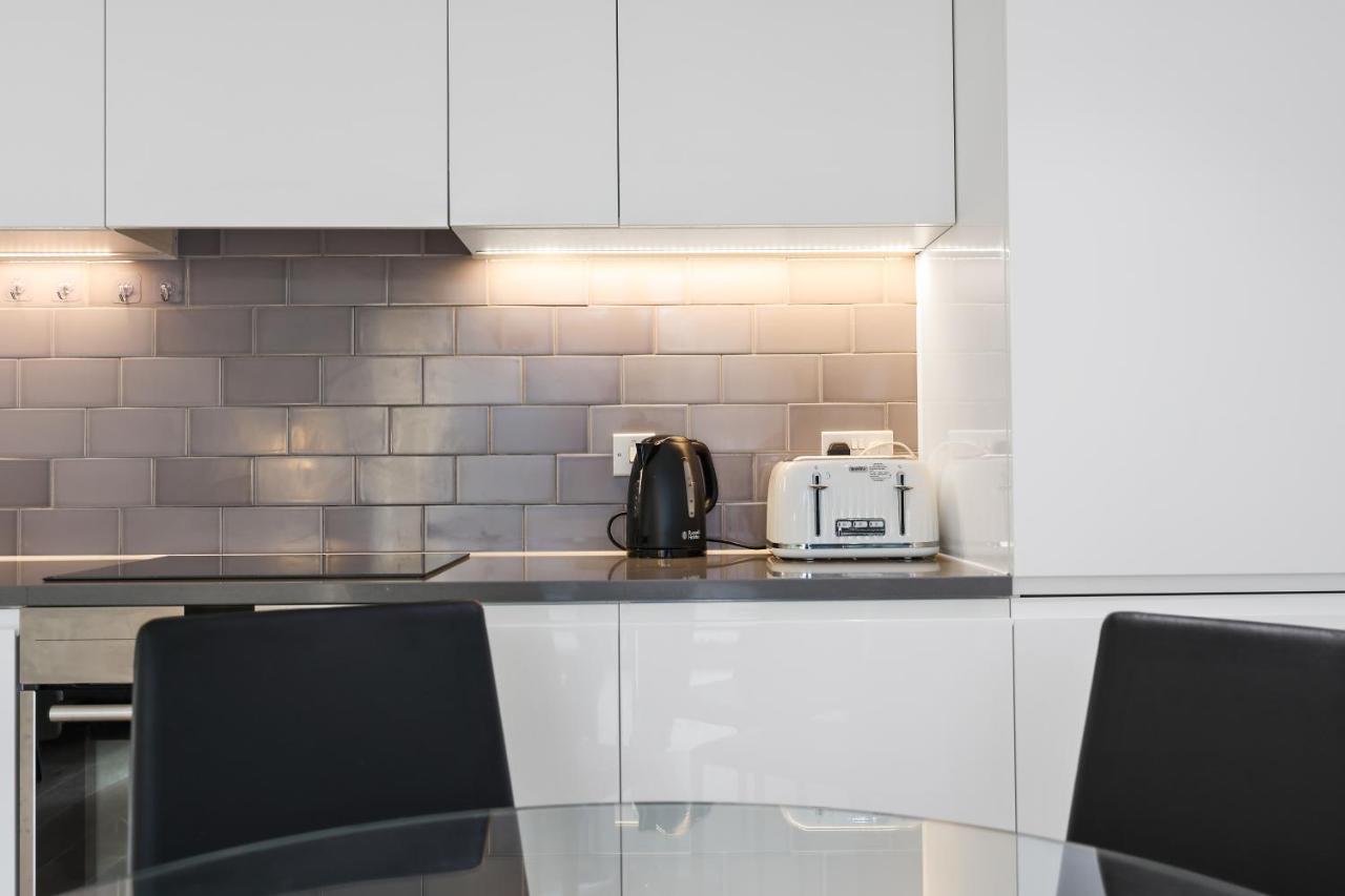 Cave Apartments Лондон Екстериор снимка