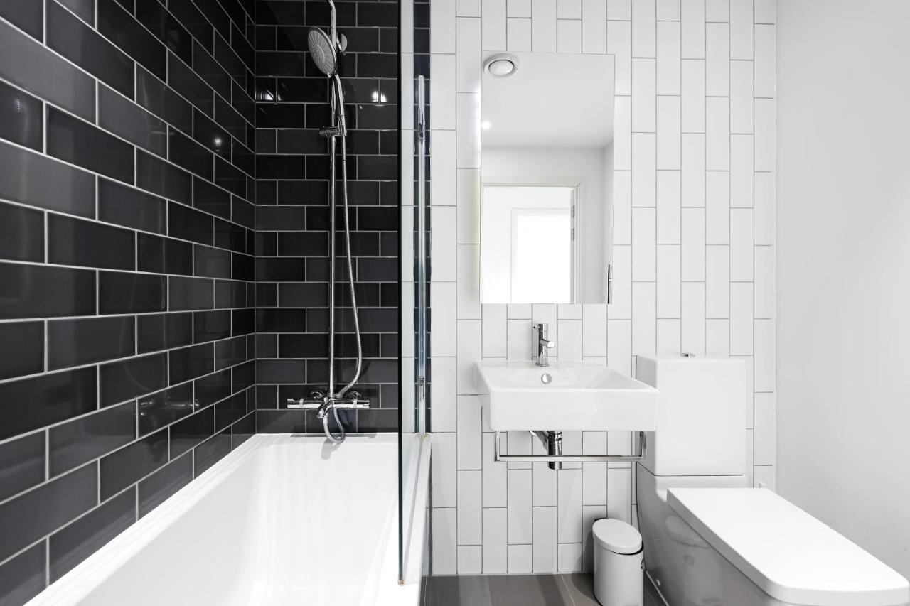 Cave Apartments Лондон Екстериор снимка