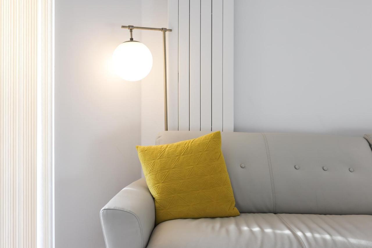 Cave Apartments Лондон Екстериор снимка