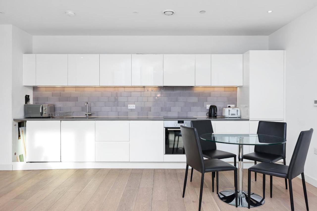 Cave Apartments Лондон Екстериор снимка